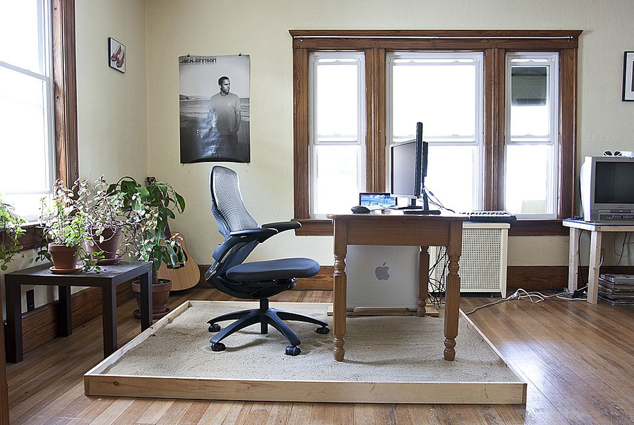 sandbox-desk-by-justin-kemp-1