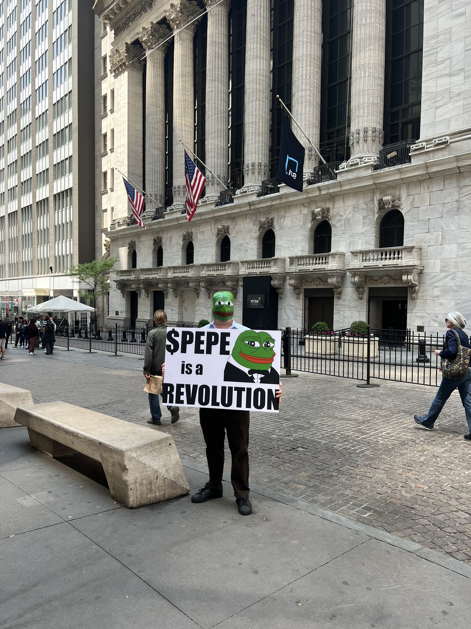 $PEPE is a revolution, NYC. Photo: @froot1007